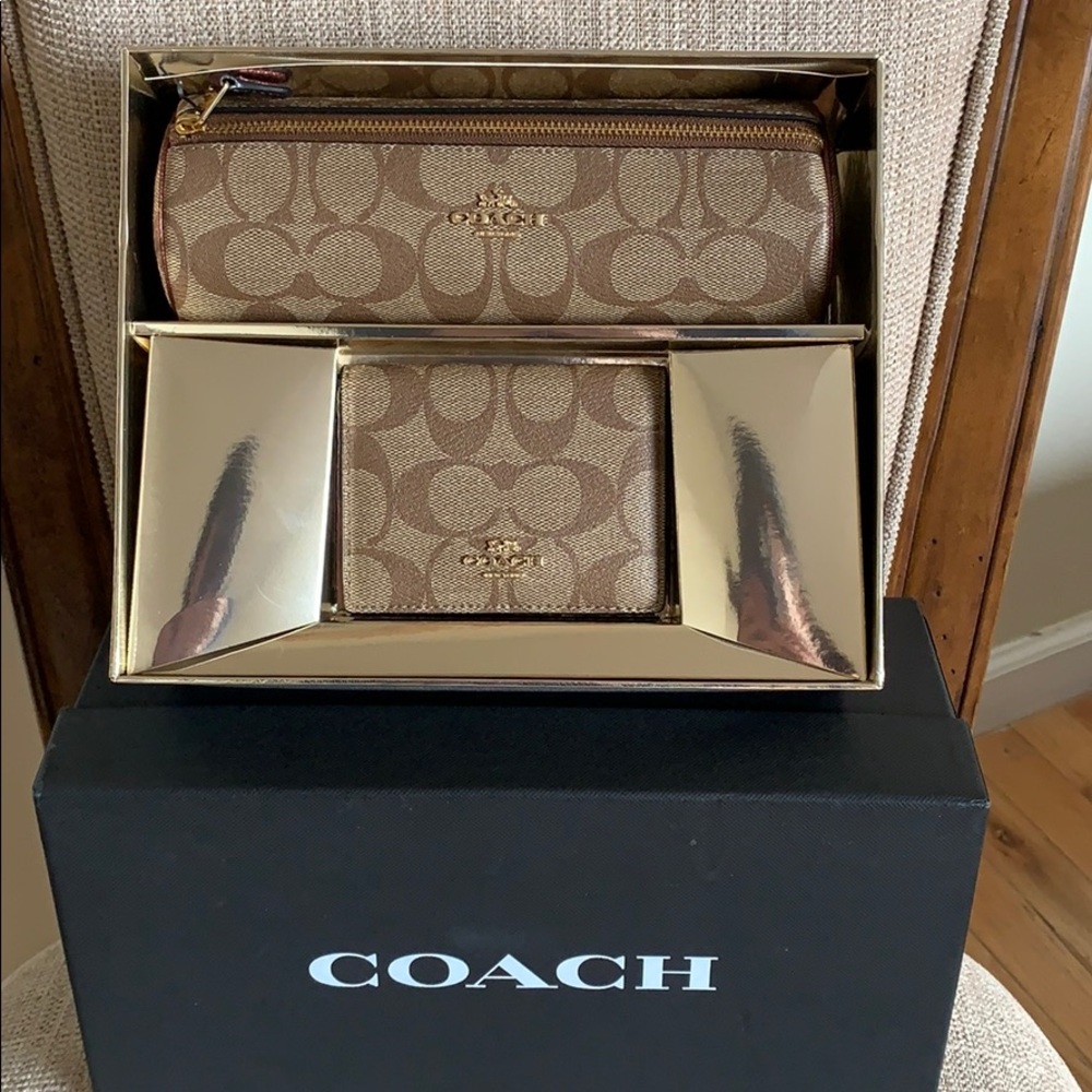 COACH Gift Set Cosmetic bag + ID Mirror Wallet